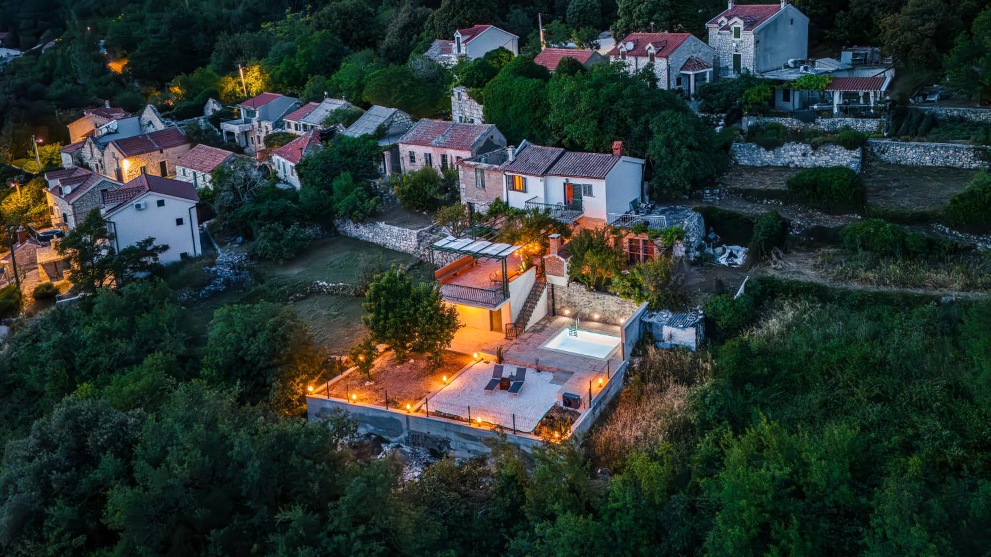 House Dida Mate - Cozy House In Nature With Heated Pool Tučepi Extérieur photo