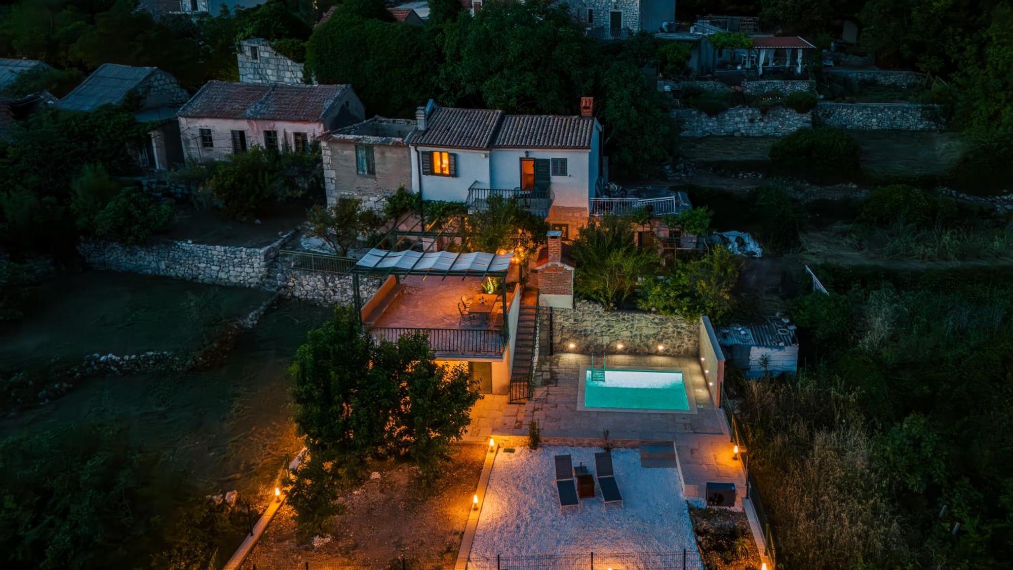 House Dida Mate - Cozy House In Nature With Heated Pool Tučepi Extérieur photo